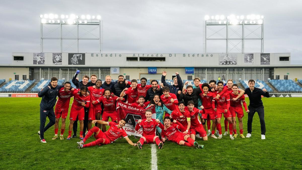 El AZ Alkmaar celebró su pase a cuartos tras vencer al Real Madrid