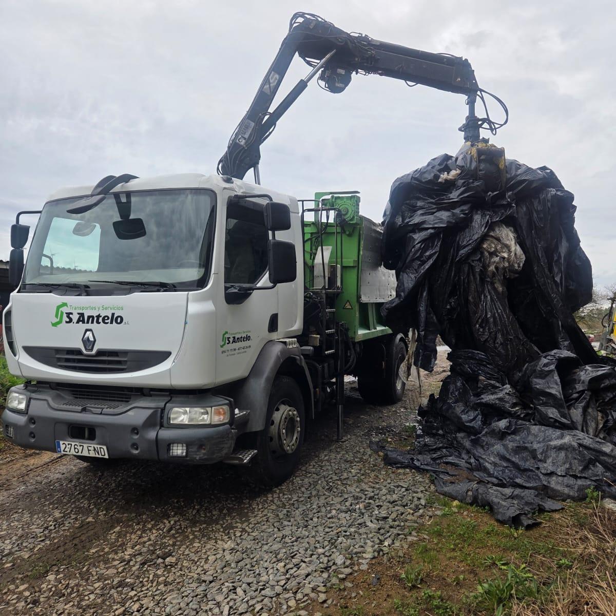 Recollida de plásticos agrícolas en Mazaricos.