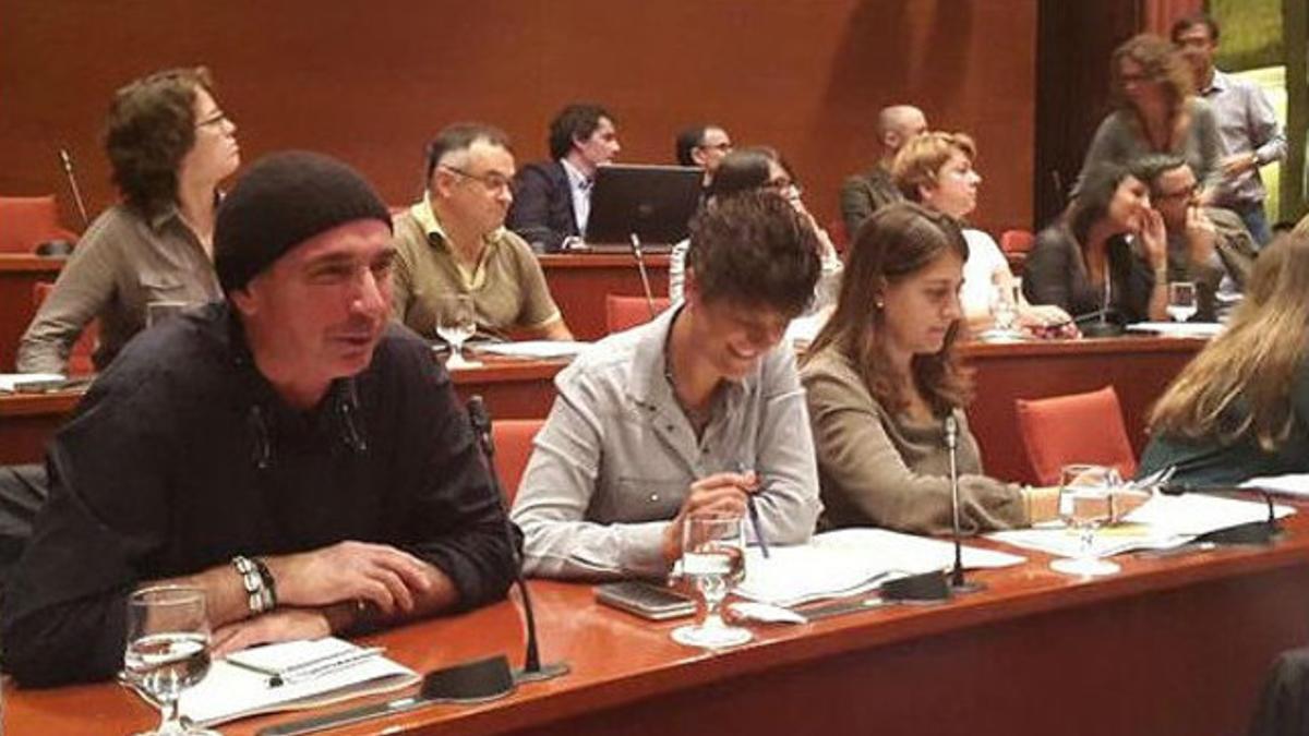 Lluís Llach, en la primera reunión del grupo de Junts pel Sí en el Parlament, este jueves.