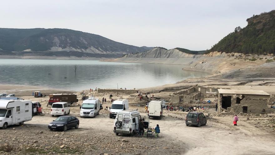 Emergencia" en Yesa: La sequía revive el balneario de Tiermas
