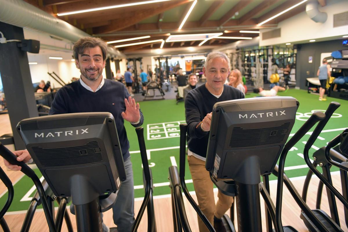 Diego Calvo visita el complejo deportivo de Elviña I tras las obras de remodelación