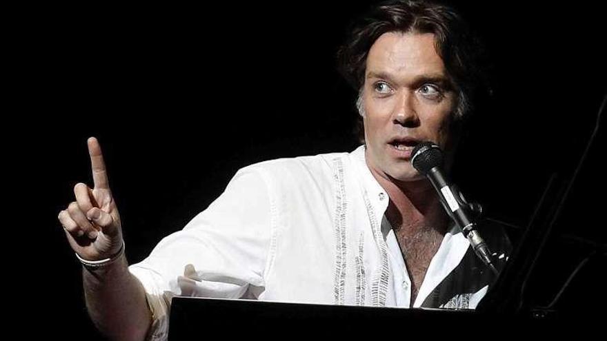 Rufus Wainwright, durante su actuación en el Teatro Real. // Efe