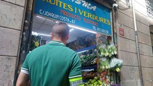 BCN detecta 361 infraccions i tanca 10 súpers de 24 hores a Ciutat Vella