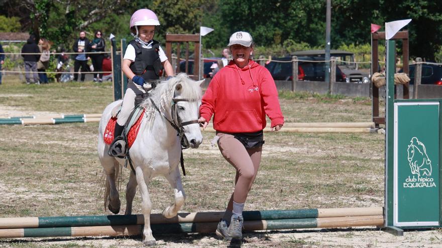 Los más pequeños demuestran sus habilidades en el Concurso de Santo Hípico Cidade de Tui
