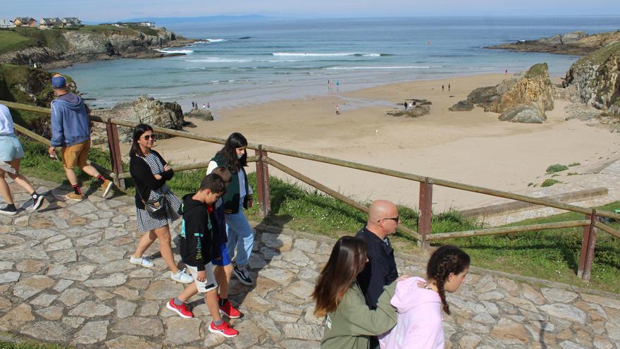 SEMANA SANTA EN EL OCCIDENTE: La guía para no perderse nada, desde procesiones religiosas, a ferias artesanas, surf y mucho más