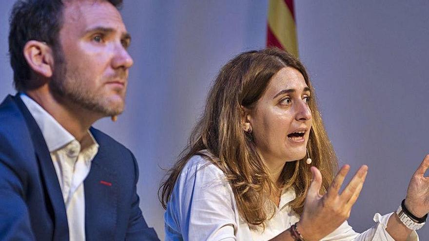 El portaveu, Oriol Puig i Marta Pascal, ahir a Girona, on hi havia el nou equip del PNC.