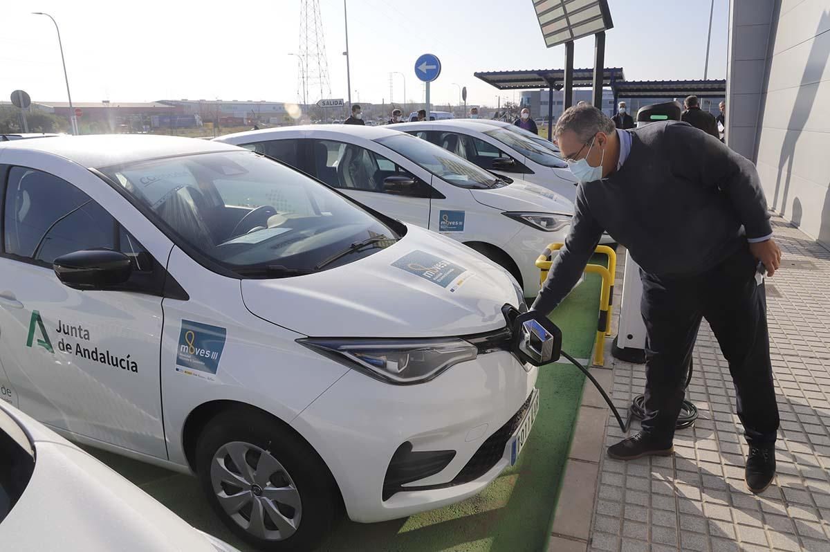 Los nuevos vehículos 100% eléctricos de la Junta de Andalucía en Córdoba