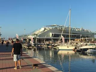 Un mar de puertas abiertas en Marina El Portet de Dénia