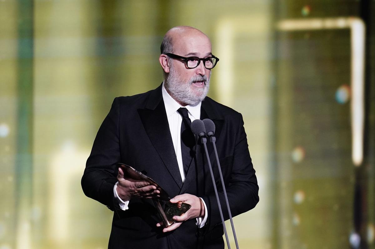 El actor Javier Cámara recoge el premio a Mejor Interpretación Masculina en una Serie de Ficción por Yakarta durante la gala de la 31 edición de los Premios José María Forqué, en el Palacio Municipal de IFEMA, a 13 de diciembre de 2025, en Madrid (España). Los Premios Cinematográficos José María Forqué, conocidos como ‘Premios Forqué’, fueron creados en 1996 por la Entidad de Gestión de Derechos de los Productores Audiovisuales (Egeda) para honrar la memoria de José María Forqué, figura en la cinematografía española y primer presidente de Egeda. EGEDA creó el premio con el objetivo de difundir la importancia de la industria audiovisual española e impulsar la figura del productor cinematográfico. 13 DICIEMBRE 2025 A. Pérez Meca / Europa Press 13/12/2025. Javier Cámara;A. Pérez Meca;