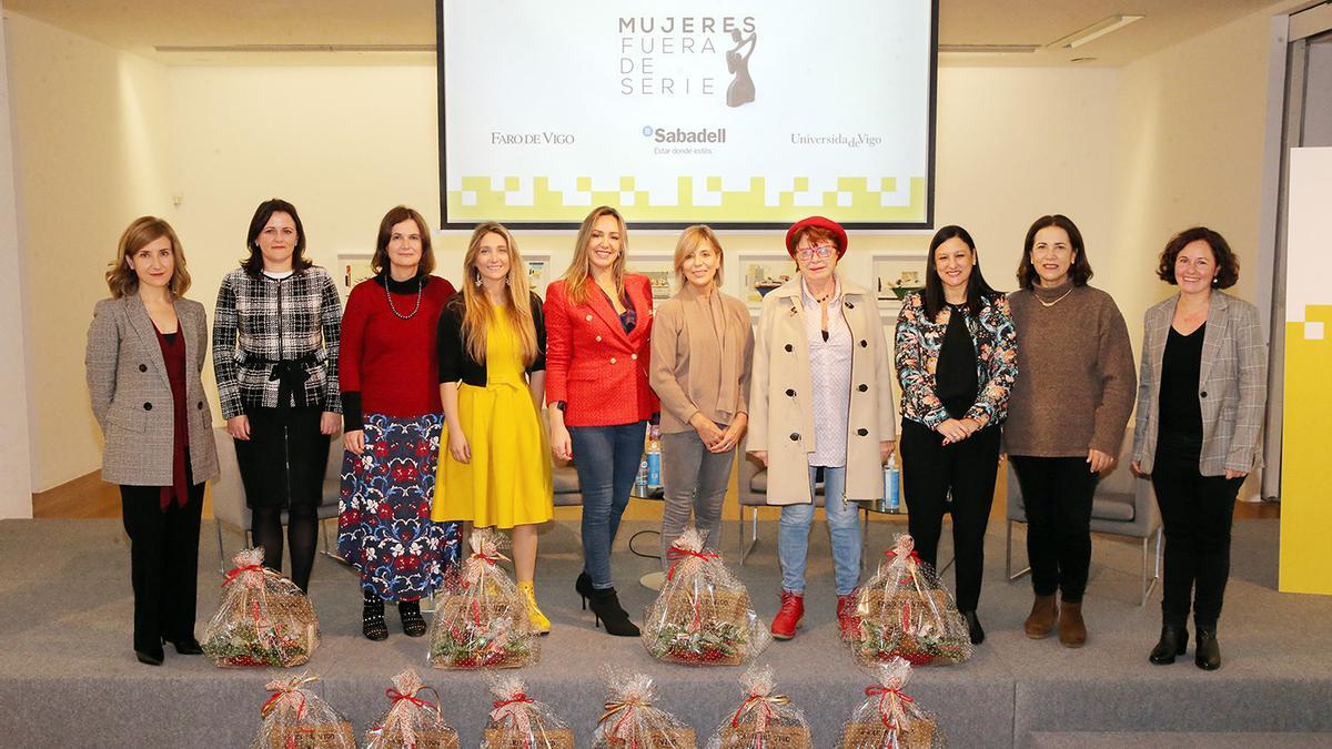 De izquierda a derecha, Irene Bascoy, Carmen Vilabrille, Minia Manteiga, Lucía Freitas, Romina Fernández, Carmen Domínguez, Ana Míguez, Belén Rubio, Cristina Fernández y Amaia Mauleón