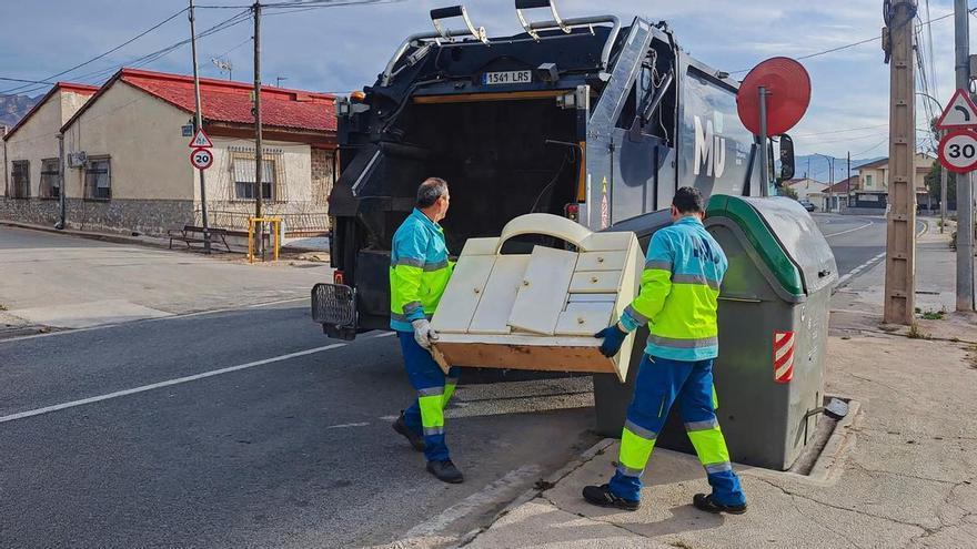El servicio de recogida de enseres de Murcia retira 580 toneladas de muebles en su primer año de vida