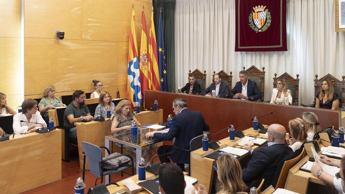 Badalona 18/09/2023 El alcalde de Badalona Xavier García Albiol preside el primer Pleno municipal de Badalona después de las vacaciones  FOTO de FERRAN NADEU