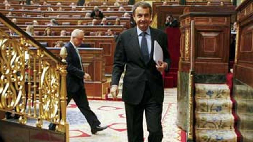 Zapatero culpa al PP de la subida del recibo de la luz