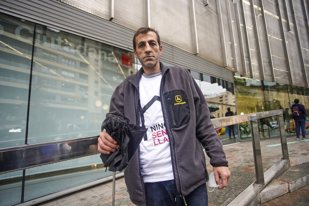 Acte de Càritas Jove sota el lema «No tenir casa mata»