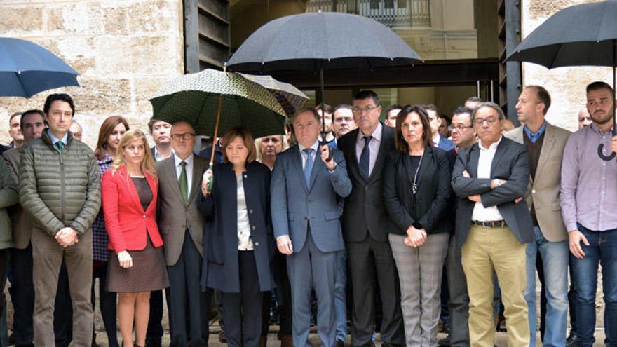 &quot;La historia del partido no se entiende sin la senadora&quot;, dice el PP valenciano