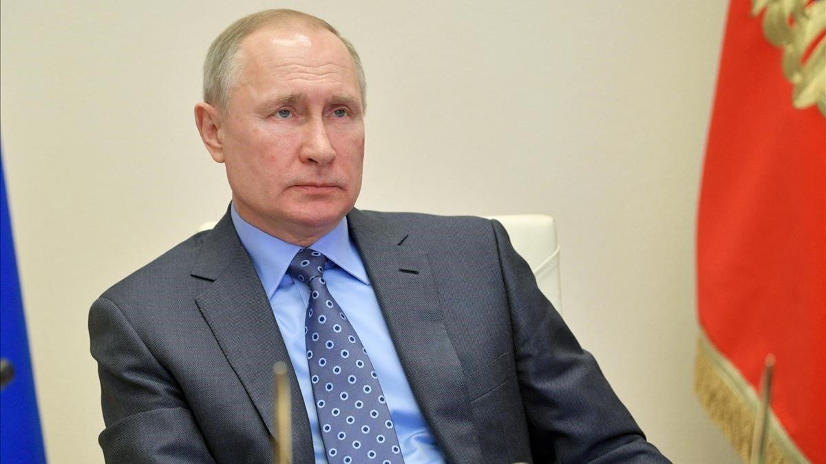 zentauroepp52998139 russian president vladimir putin chairs a cabinet meeting vi200402135237