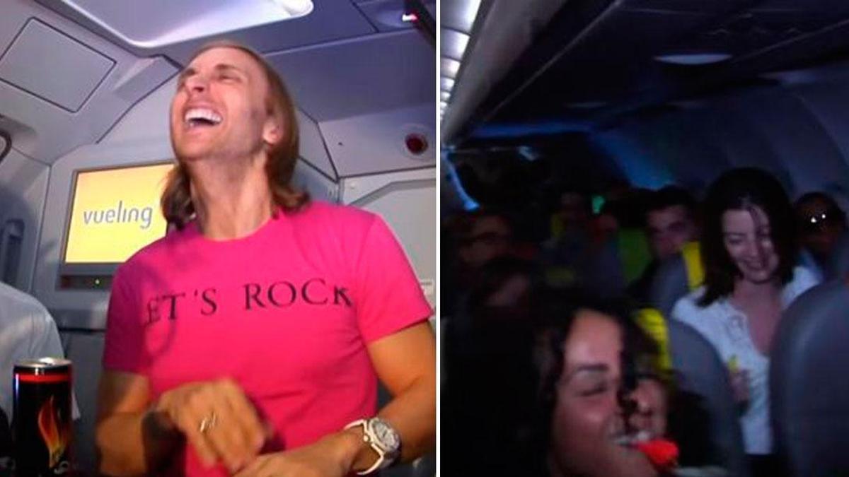 David Guetta pincha a bordo de un avión en 2009.