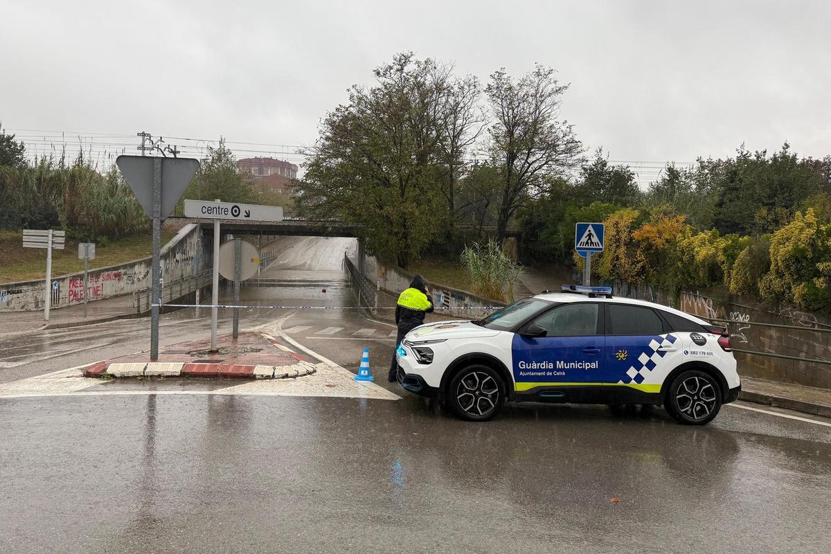 Carretera tallada a Celrà per la inundació