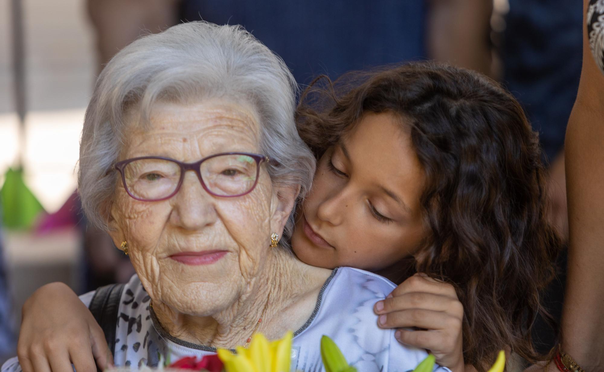 Homenaje de familia y amigos a Carmen Nicolás que cumple 102 años