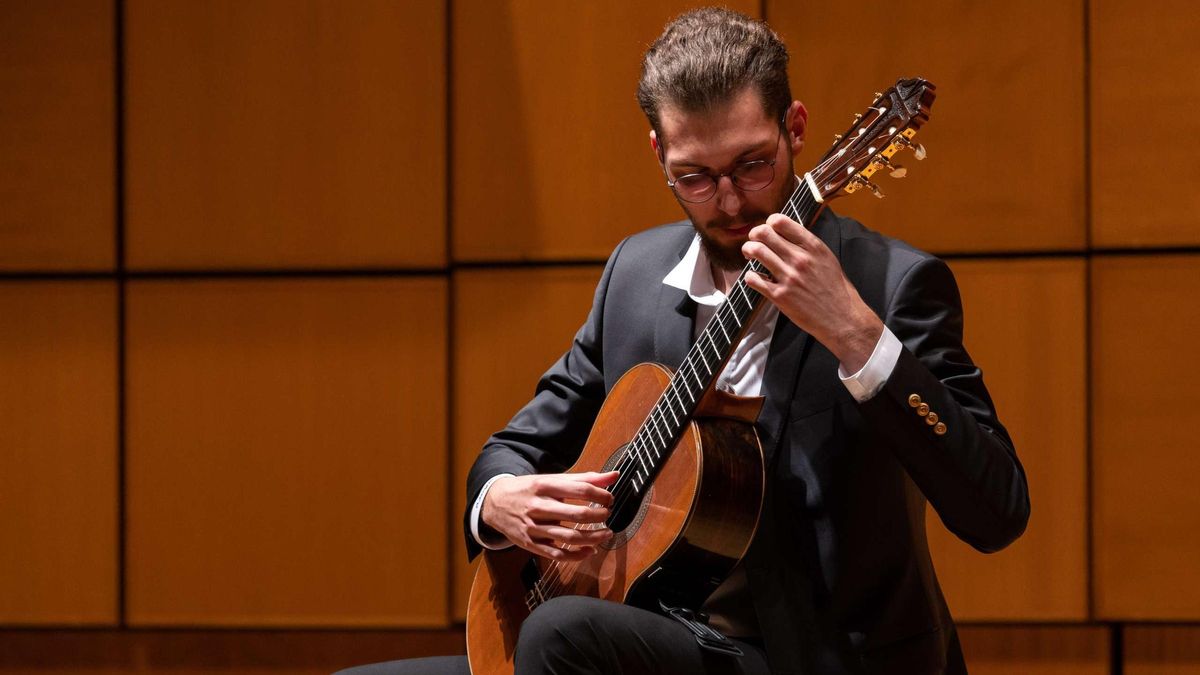 Al mes d'agost, la província de Castelló rebrà a un prodigi de la guitarra internacional.