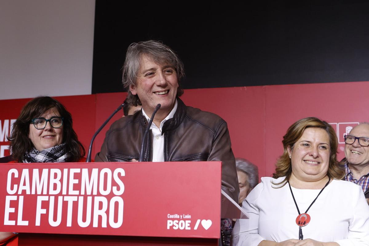 15/03/2026 El candidato del PSOE a la Presidencia de la Junta de Castilla y León, Carlos Martínez, interviene tras el seguimiento de la noche electoral del PSOE de Castilla y León, en el Hotel San Francisco, a 15 de marzo de 2026, en Soria, Castilla y León (España). Castilla y León ha celebrado este domingo 15 de marzo elecciones a las Cortes autonómicas, una jornada en la que los ciudadanos están llamados a las urnas para elegir a los 82 procuradores del Parlamento autonómico. POLITICA Concha Ortega Oroz - Europa Press