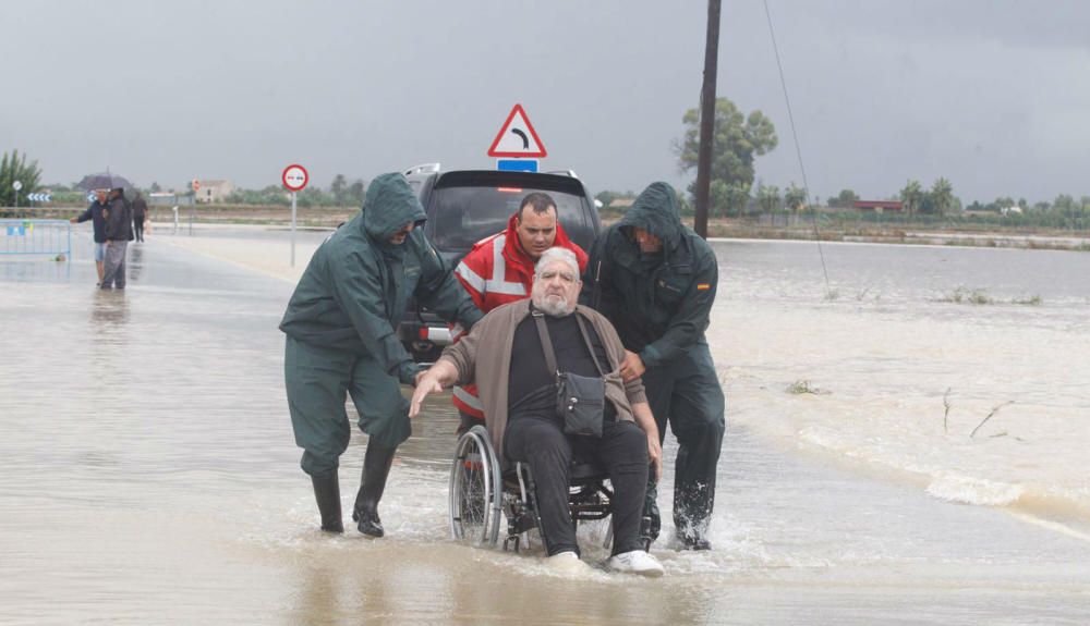 Vecinos evacuados en Almoradí