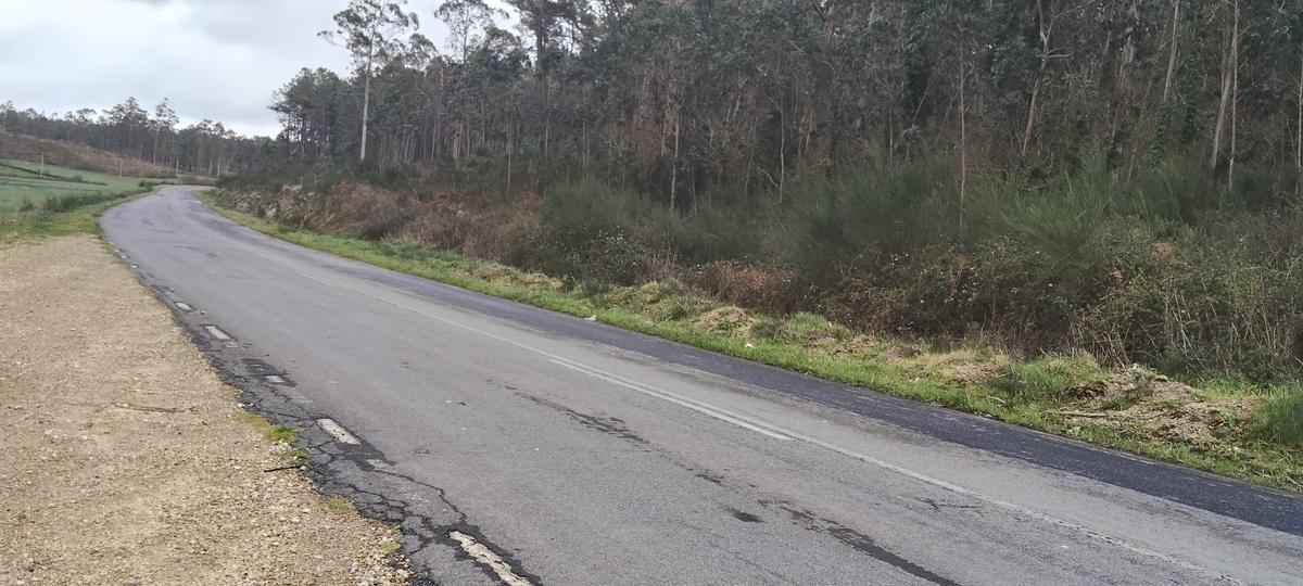 Tramo da estrada que une Hospital e Brens, en Dumbría.