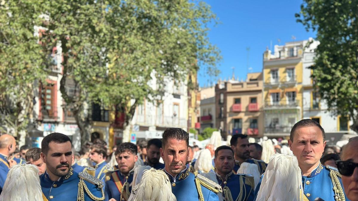 Vídeo | La Banda de Cornetas y tambores del Sol llega a la capilla del Baratillo
