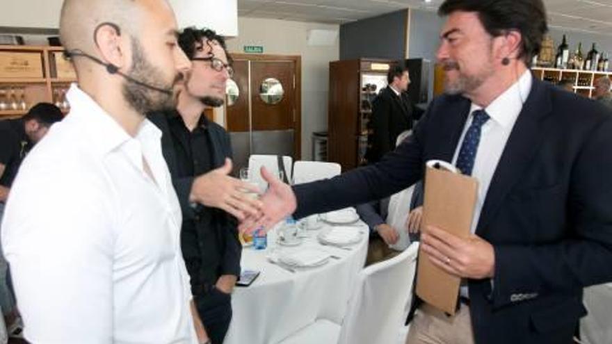 Xavier López (Podemos) y Luis Barcala (PP), recientemente.