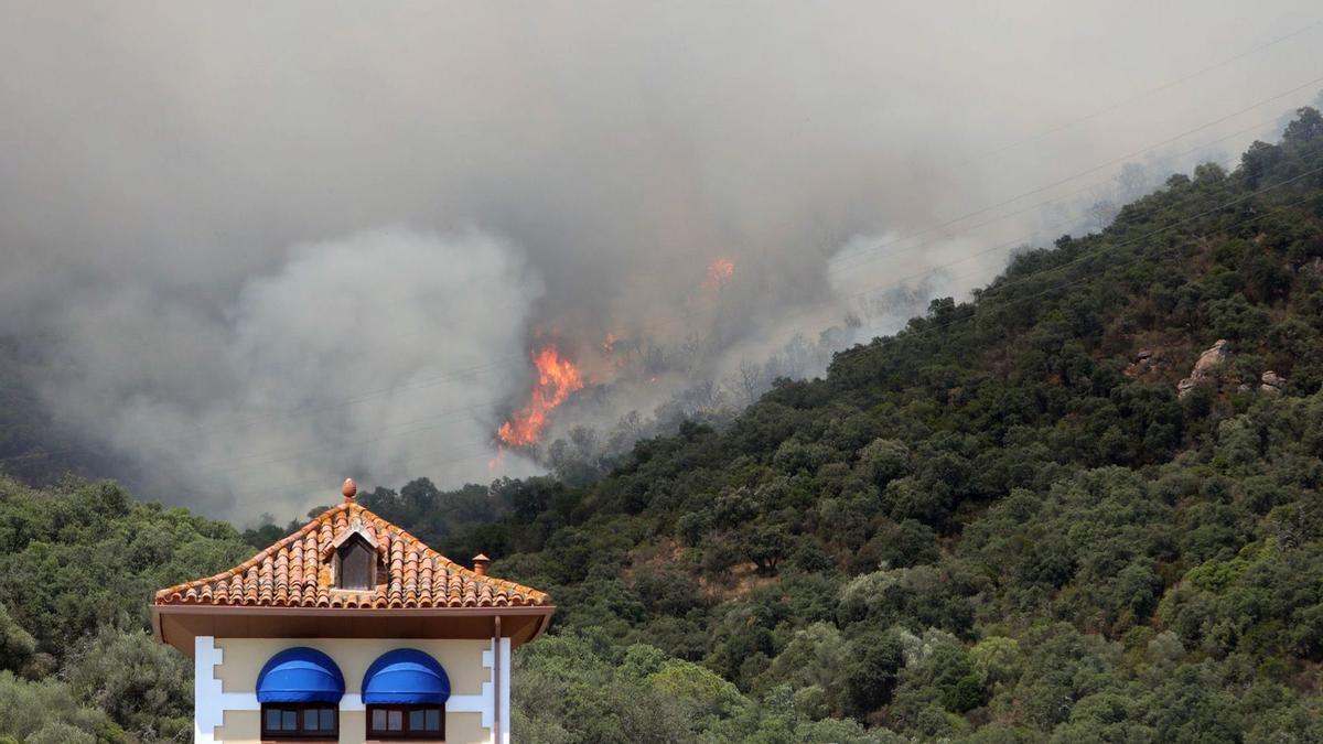 Incendio forestal en Castell d’Aro y Santa Cristina d’Aro