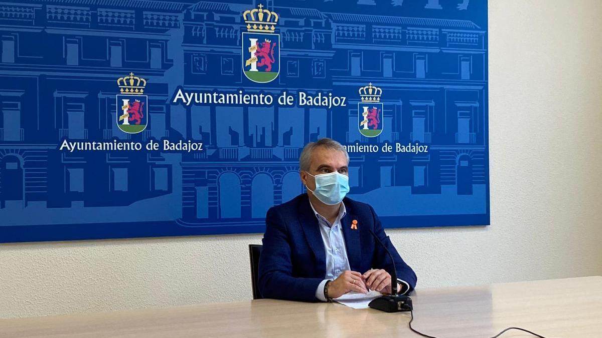 La Policía Local de Badajoz formuló el fin de semana 225 denuncias por incumplir medidas contra el contagio