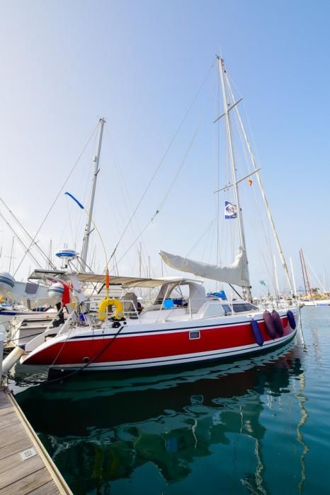 Primeras embarcaciones que llegan al Muelle ...