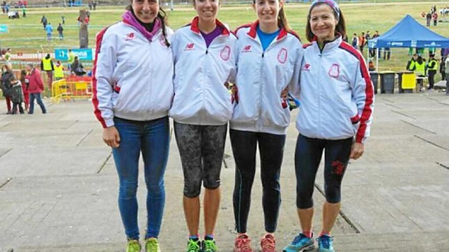 Equip femení del CAM amb Tort, Mata, Soler i Martínez