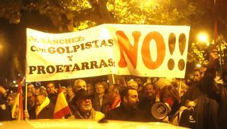 En imágenes | Nueva noche de protestas en la sede del PSOE de Zaragoza