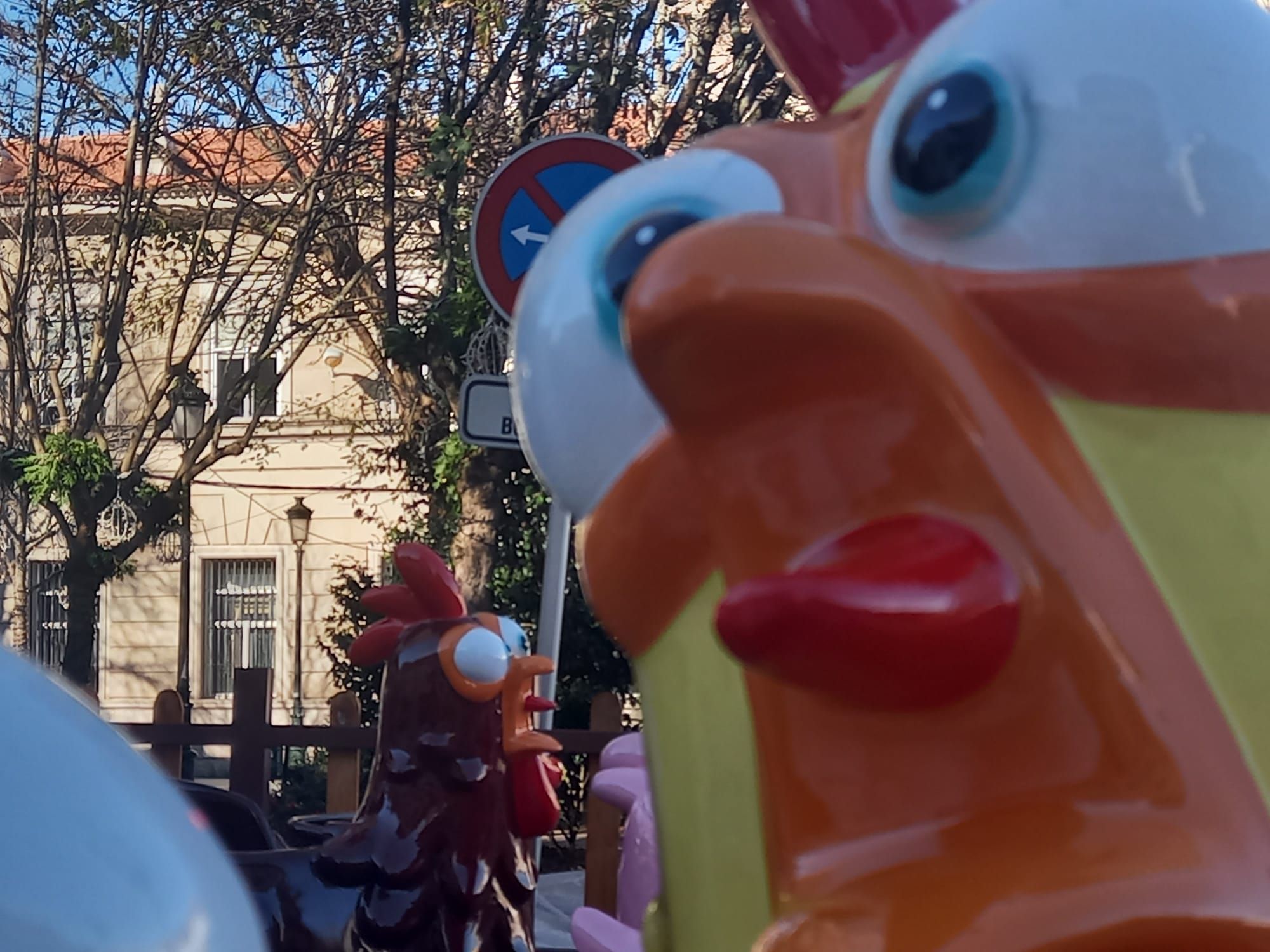 Todo casi a punto para que rueden las atracciones y el mercadillo de la Navidad viguesa