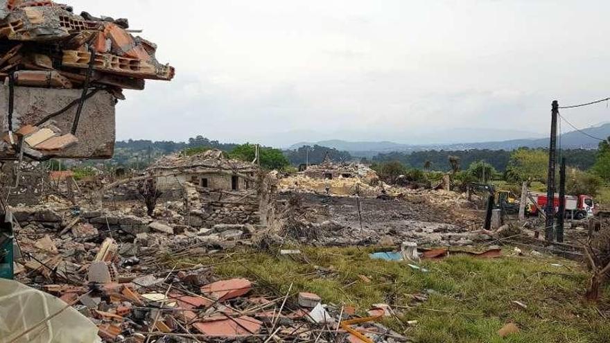 Aspecto de la zona afectada de Paramos, de la que solo quedan escombros. // FdV