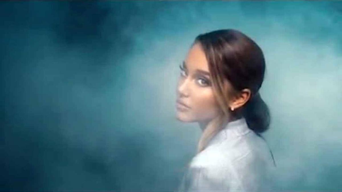 Ariana Grande arrasa en  YouTube con su último videoclip.