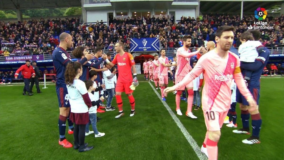 El Eibar hizo el pasillo de campeón al Barça