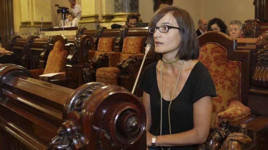 Sonia Hermida, la primera persona que intervino en el &#039;escano cidadán&#039; creado en el pleno municipal.