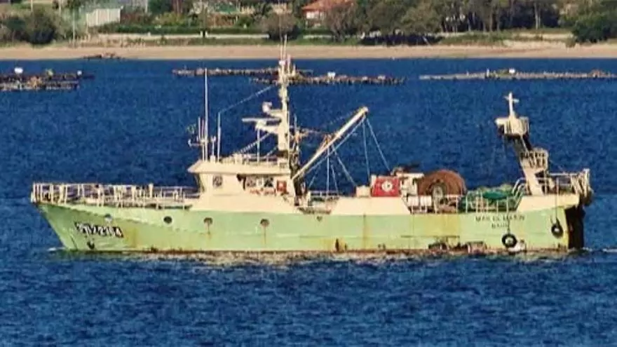Tres muertos y dos desaparecidos en el naufragio de un pesquero frente a las costas de Vigo