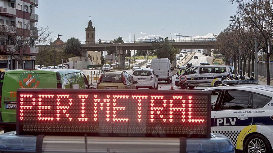 Retenciones de tráfico en el tercer fin de semana de cierre perimetral  | GERMÁN CABALLERO