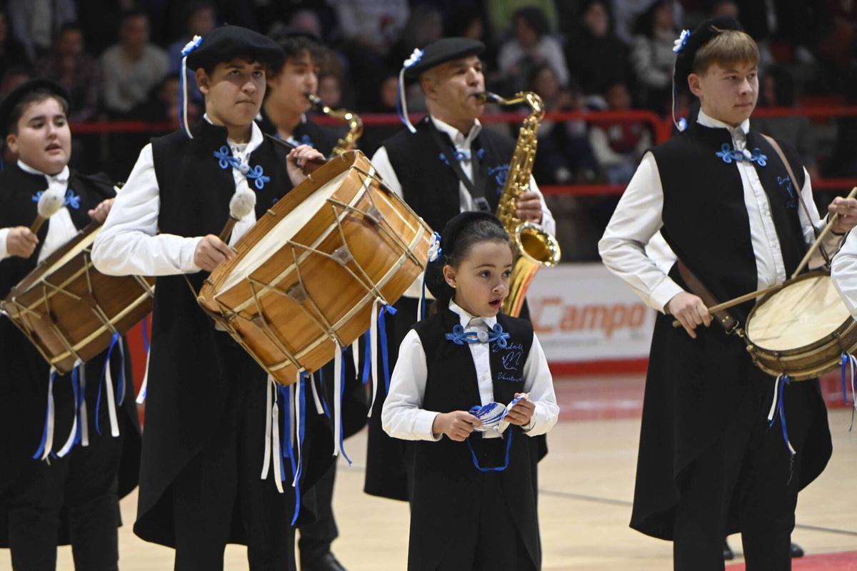El Pavillón Municipal de Deportes do Porriño fue el epicentro de la música tradicional gallega