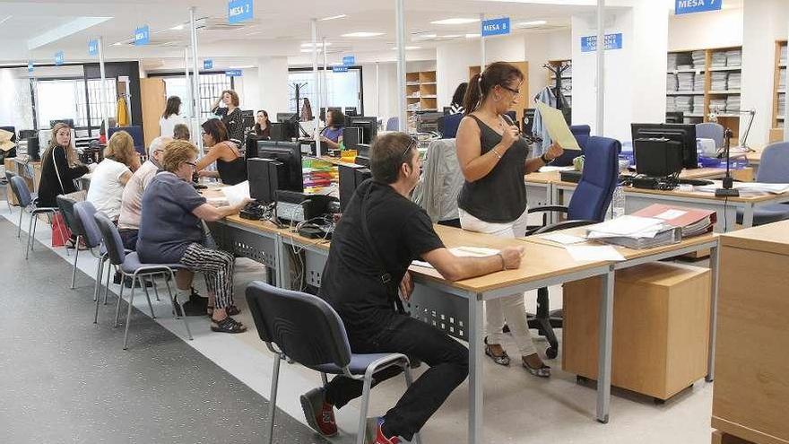 Interior de una oficina de la Agencia Tributaria en Galicia.