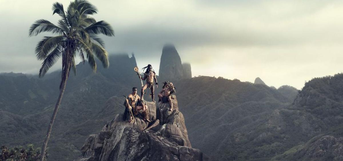 Fotografía panorámica de una tribu en las montañas.