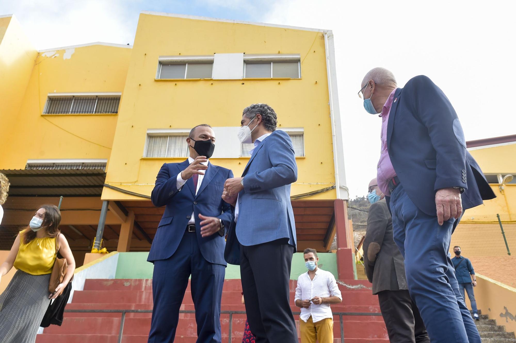 El ministro José Luis Escrivá visita el Colegio León