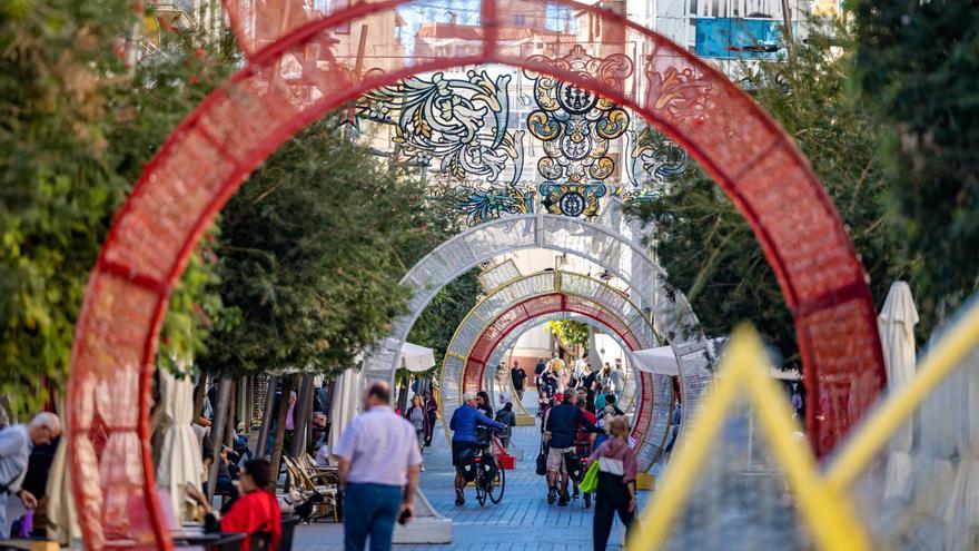 Benidorm ampliará las señales de prohibido para circular en vías peatonales a patinetes y bicicletas