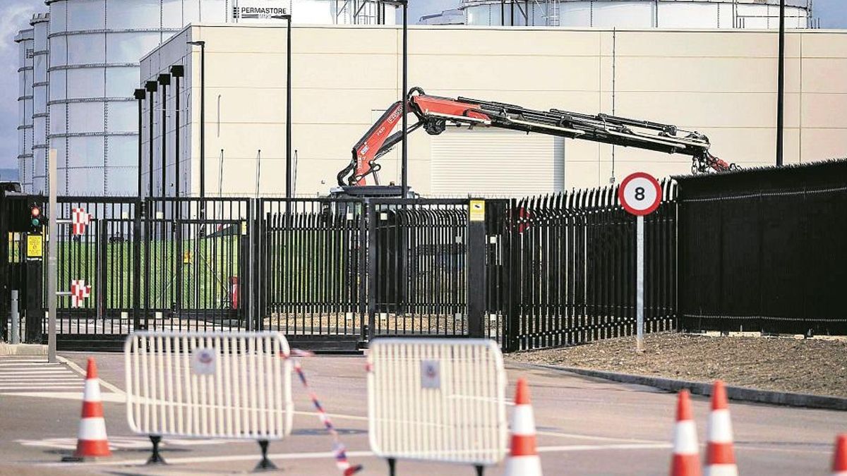 Obras de ampliación del centro de datos de Amazon Web Services (AWS) en Villanueva de Gállego, un ejemplo de inversión extranjera en Aragón.