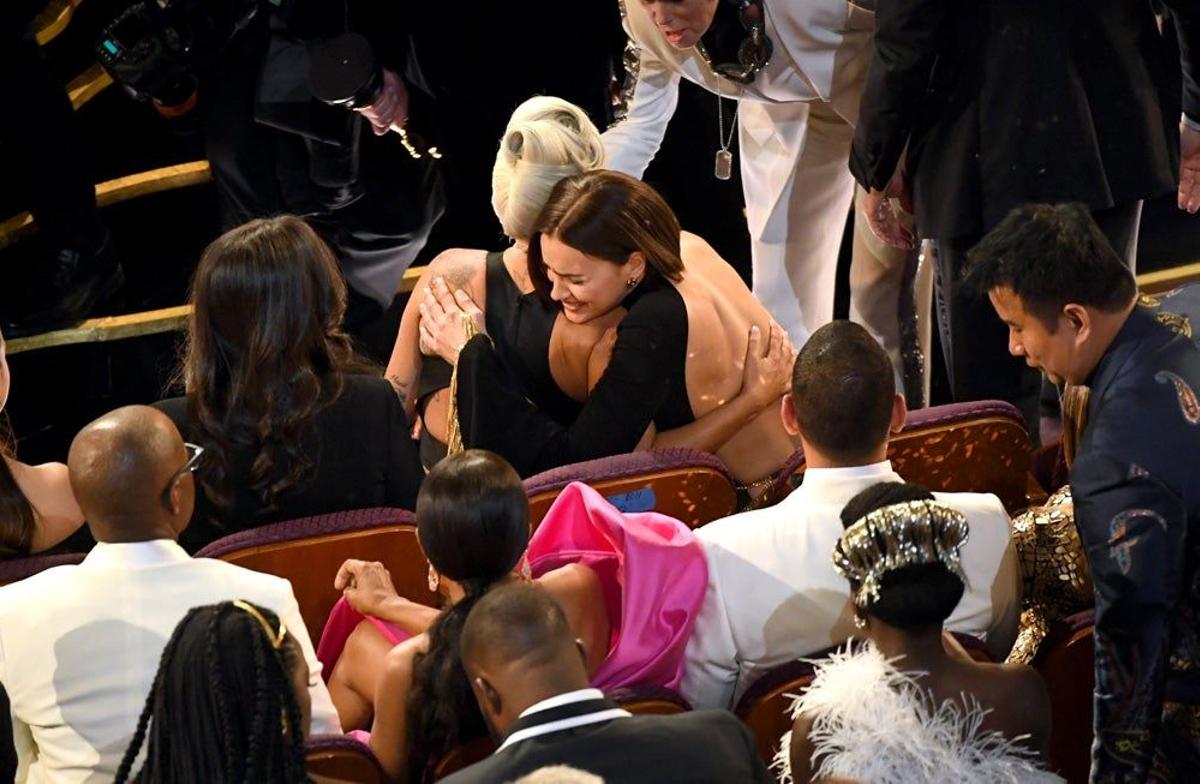 El abrazo entre Lady Gaga e Irina