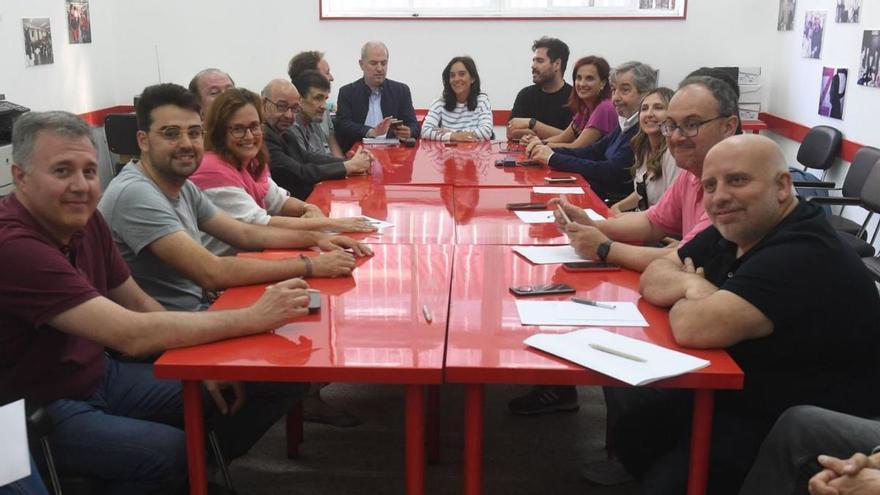 El PSOE negocia con el BNG una “investidura” sin “líneas rojas” para un “gobierno de progreso”