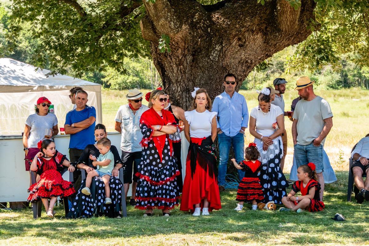Sevillanas y lunes en Tábara: así celebra su particular feria rociera